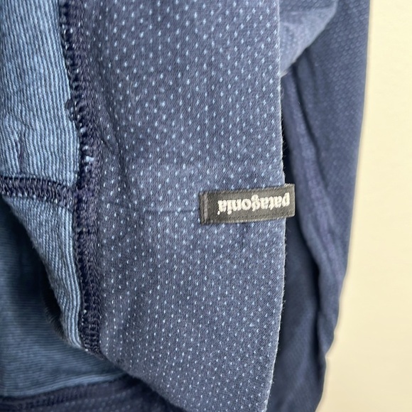 Patagonia Navy Dotted Funnel Neck Reversible Double Knit Pullover Size M BLEMISH - Picture 4 of 7